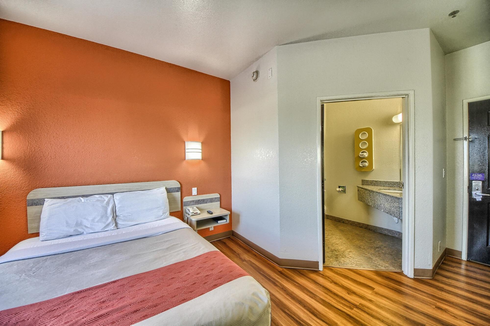 Motel 6-Mission, Tx Екстер'єр фото