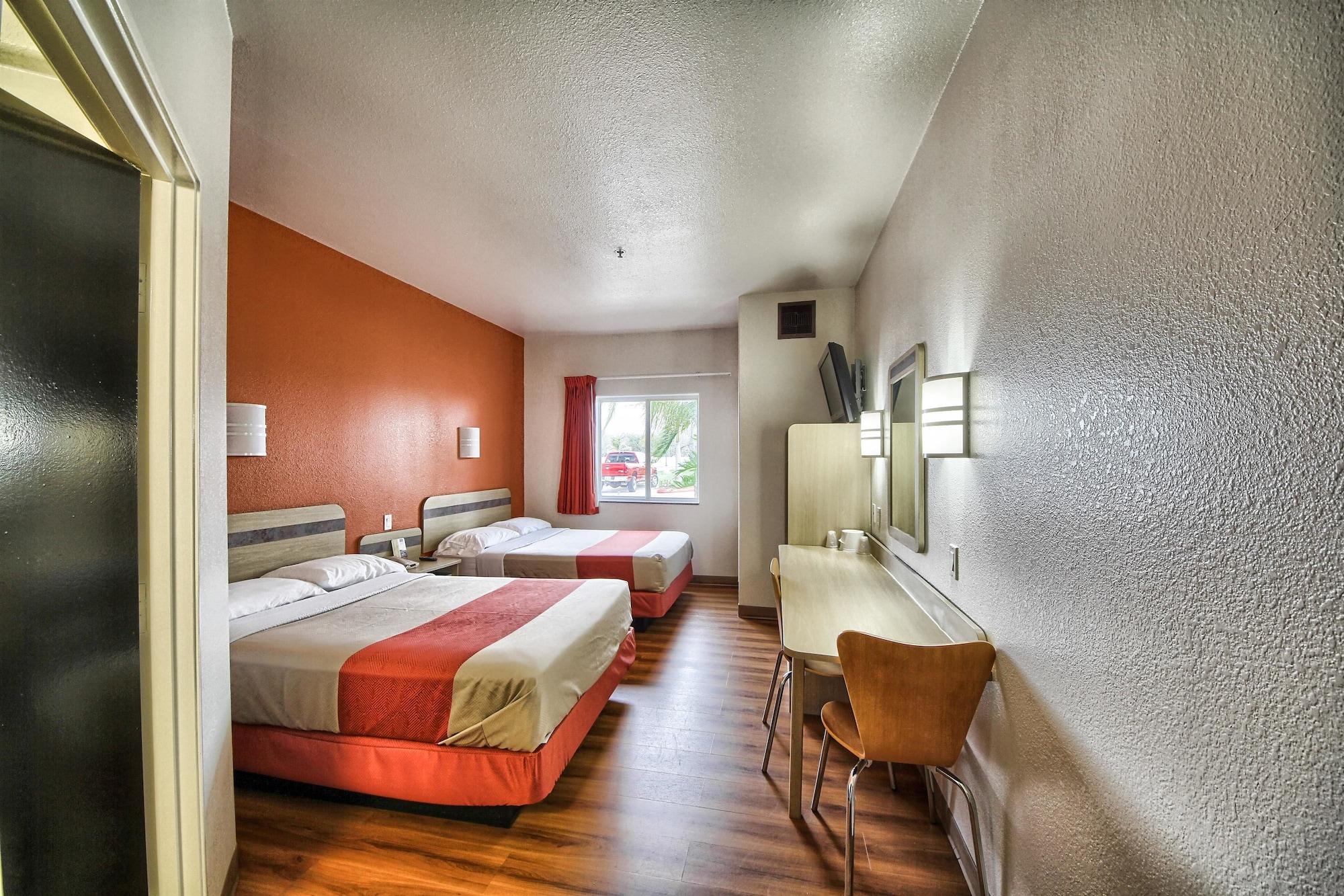 Motel 6-Mission, Tx Екстер'єр фото