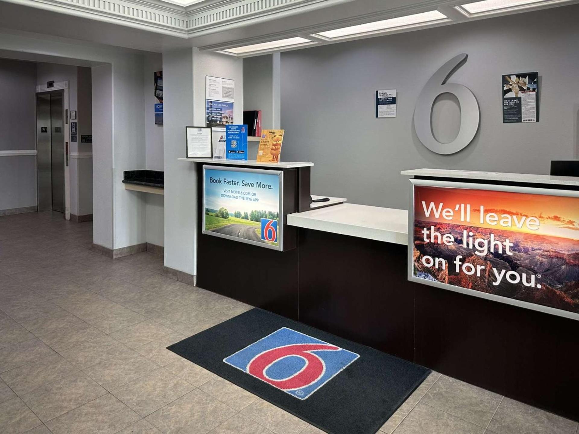 Motel 6-Mission, Tx Екстер'єр фото